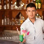 Felice فندق