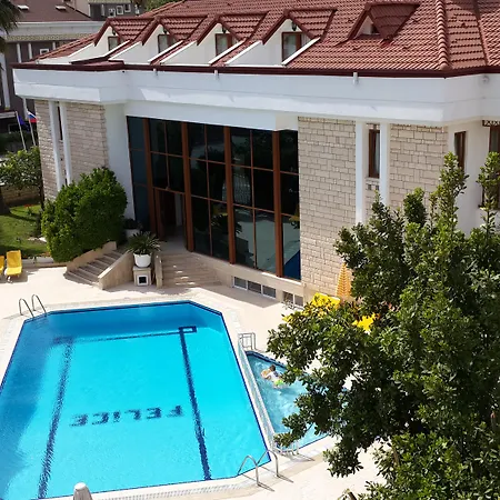 Hotell Felice 2*