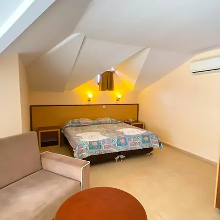 Felice Otel Kemer